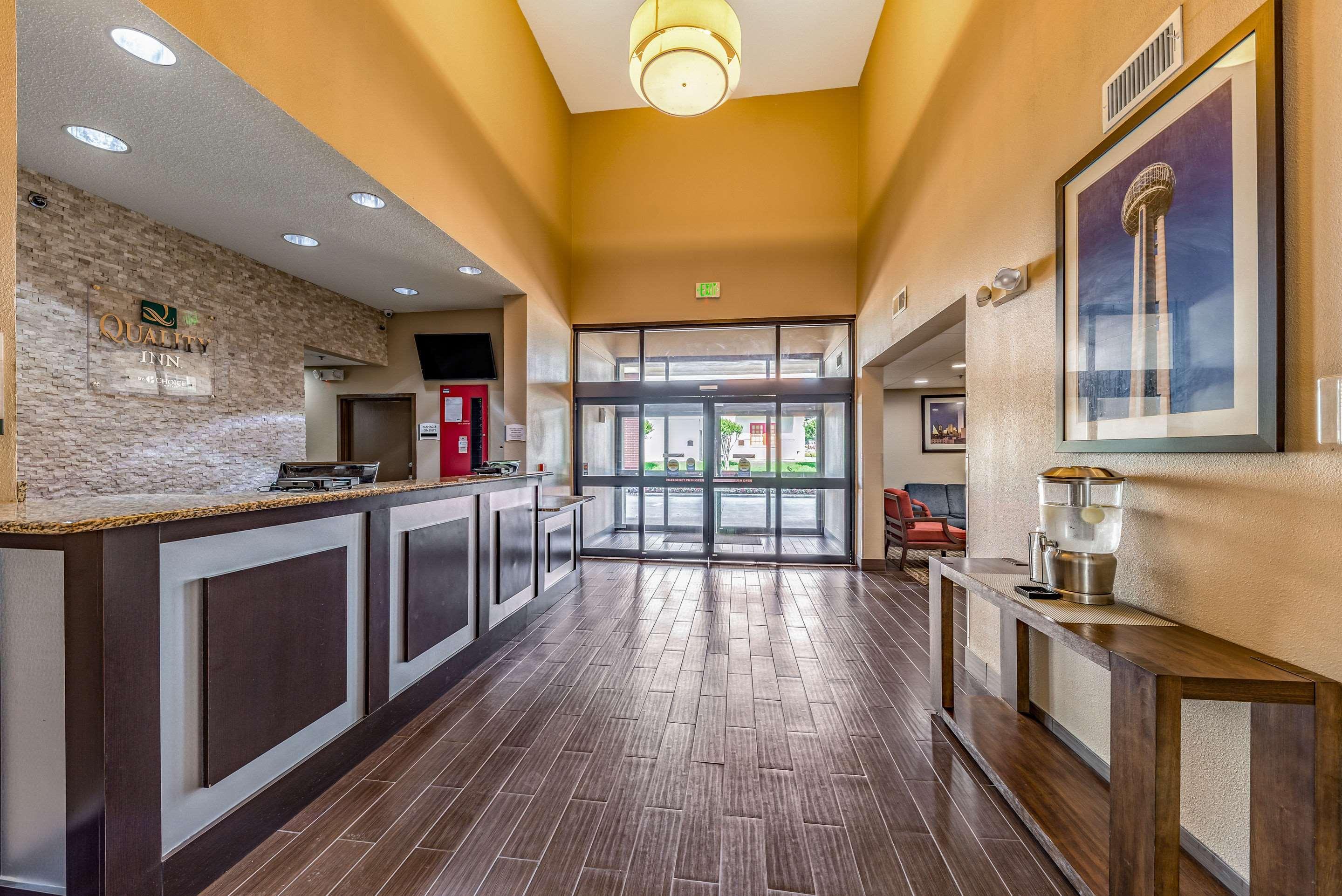 Quality Inn West Plano - Dallas Buitenkant foto