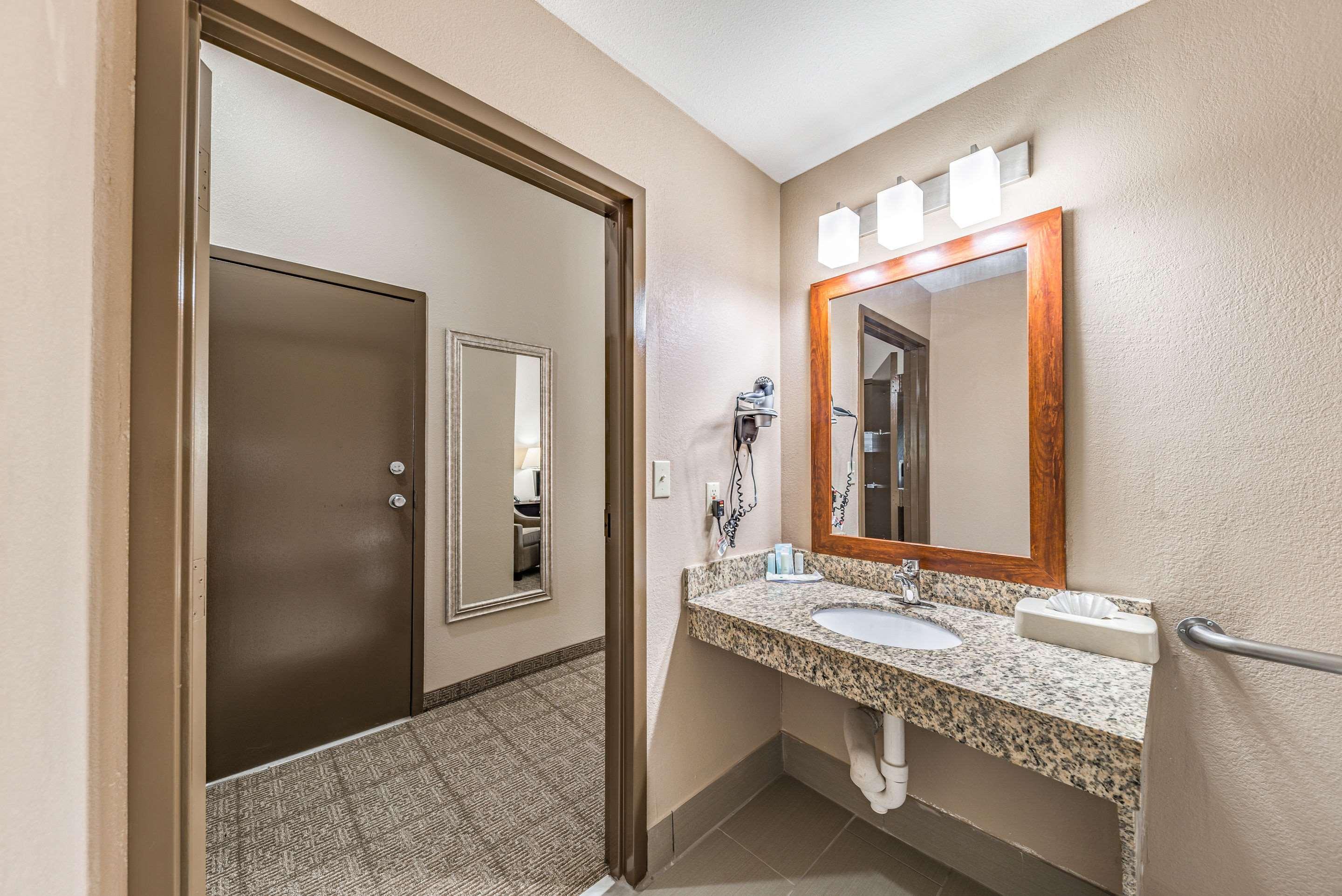 Quality Inn West Plano - Dallas Buitenkant foto